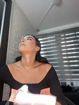 Little Amber6 online show from 02.18.25