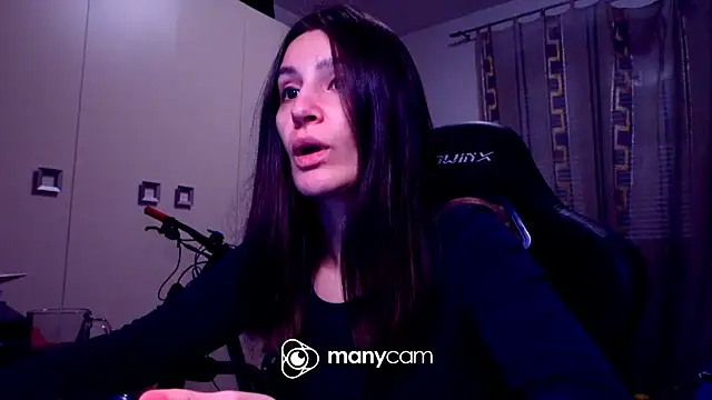 Snapshot of GodlyTheia chatting on 03.12.25 GodlyTheia online show from 03.12.25