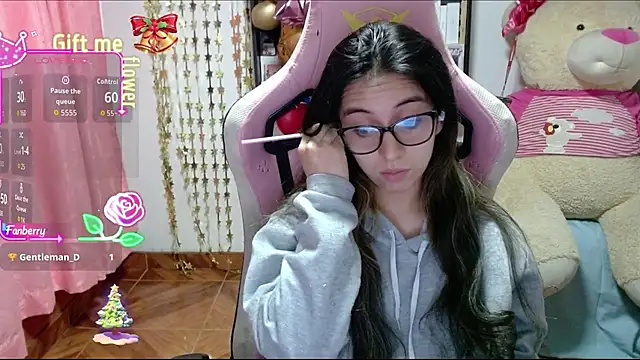 Maggie Fox3 online show from 11.10.25