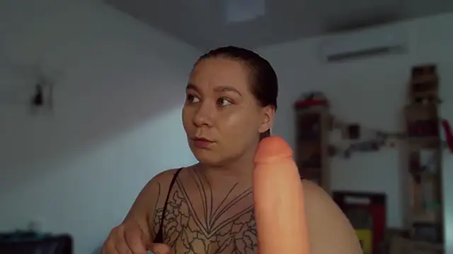 Snapshot of Enotika chatting on 02.10.26 Enotika online show from 02.10.26