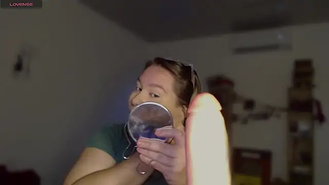 Snapshot of Enotika chatting on 03.01.26 Enotika online show from 03.01.26