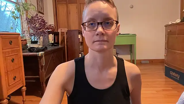 Snapshot of LeahWilde chatting on 02.20.25 LeahWilde online show from 02.20.25