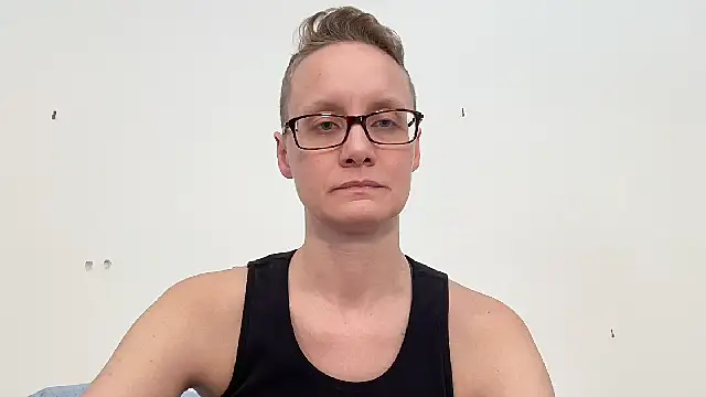 Snapshot of LeahWilde chatting on 02.21.25 LeahWilde online show from 02.21.25