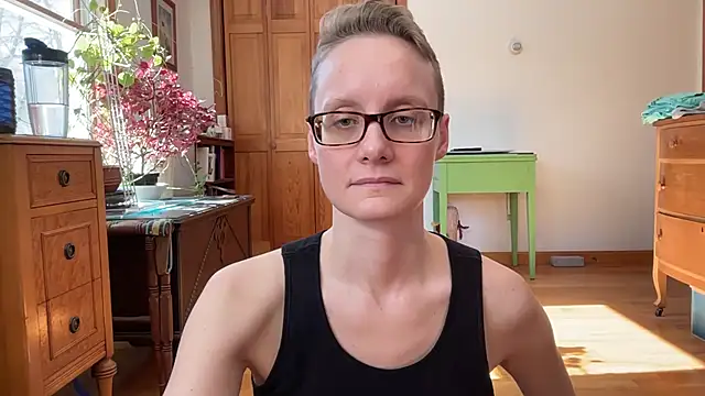 Snapshot of LeahWilde chatting on 03.02.25 LeahWilde online show from 03.02.25