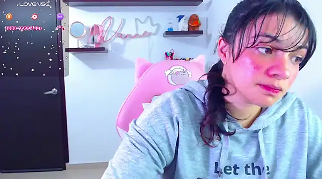 Vannessa  Shy online show from 02.05.25