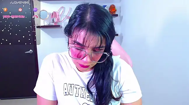 Vannessa  Shy online show from 02.07.25