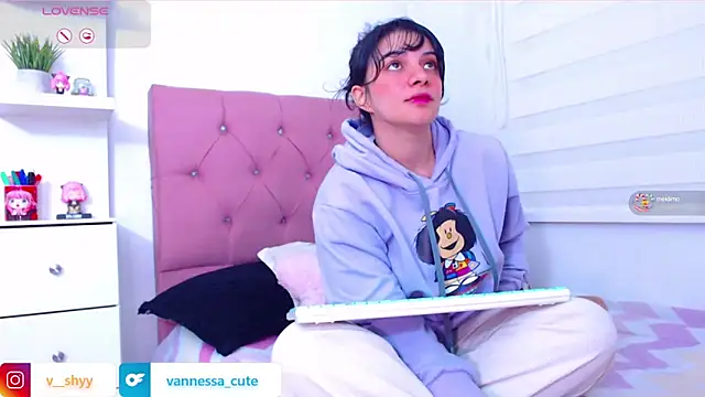 Vannessa  Shy online show from 10.04.25