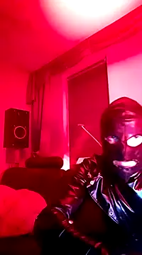 Snapshot of Crystalbitchx chatting on 03.02.25 Crystalbitchx online show from 03.02.25