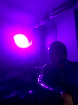 Snapshot of Crystalbitchx chatting on 09.16.25 Crystalbitchx online show from 09.16.25