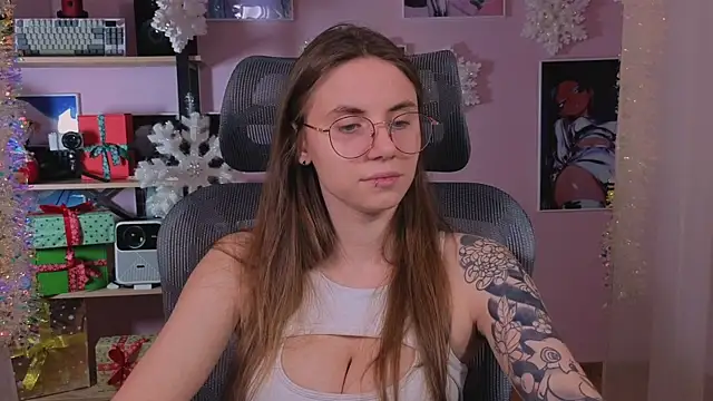  AnnaStark  online show from 12.18.25