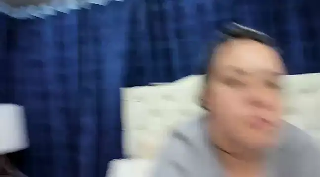 Snapshot of emely_garcia chatting on 12.04.24 emely garcia online show from 12.04.24