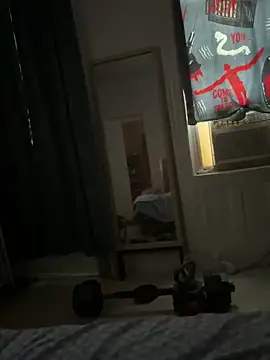 Snapshot of Roguecut82 chatting on 02.16.25 Roguecut82 online show from 02.16.25