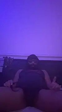 Snapshot of Roguecut82 chatting on 02.18.25 Roguecut82 online show from 02.18.25