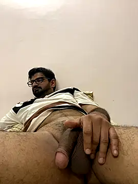 Snapshot of the_indian_dick_u_want chatting on 10.24.25 the indian dick u want online show from 10.24.25