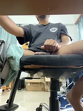 Snapshot of the_indian_dick_u_want chatting on 10.29.25 the indian dick u want online show from 10.29.25