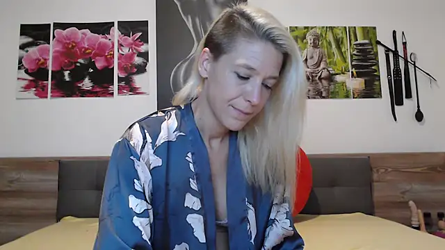 Naschkatze01 online show from 10.29.25