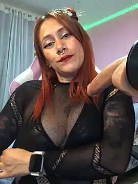 Snapshot of Luna_Paris_ chatting on 01.03.25 Luna Paris online show from 01.03.25