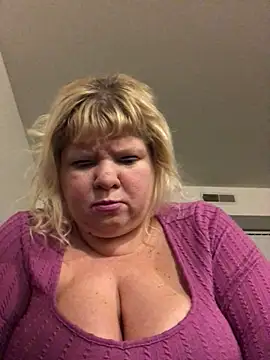 Snapshot of JemJensen30 chatting on 12.19.24 JemJensen30 online show from 12.19.24