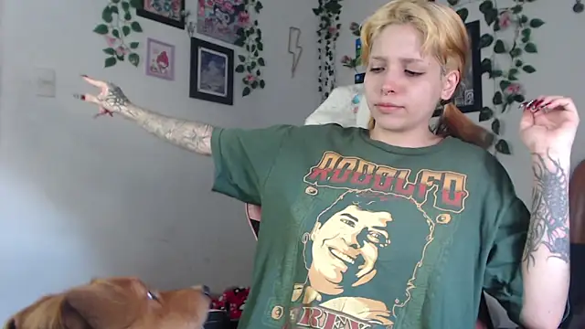 Snapshot of MaryJannes chatting on 01.08.25 MaryJannes online show from 01.08.25