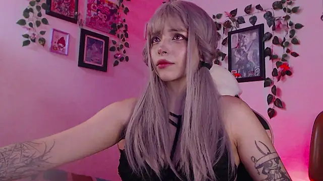 Snapshot of MaryJannes chatting on 01.11.25 MaryJannes online show from 01.11.25