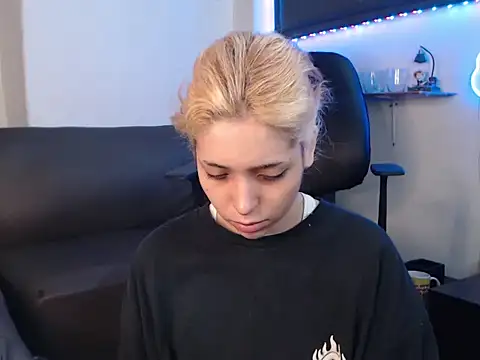 Snapshot of MaryJannes chatting on 02.26.25 MaryJannes online show from 02.26.25