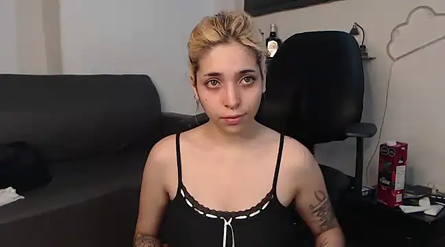 Snapshot of MaryJannes chatting on 03.15.25 MaryJannes online show from 03.15.25