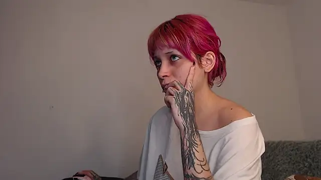 Snapshot of MaryJannes chatting on 10.09.25 MaryJannes online show from 10.09.25