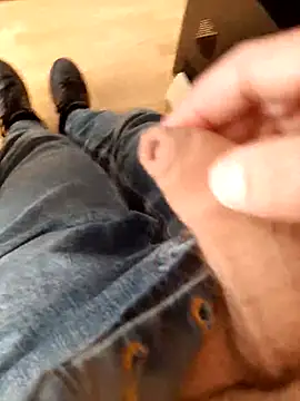 Alex 7422 online show from 04.14.26