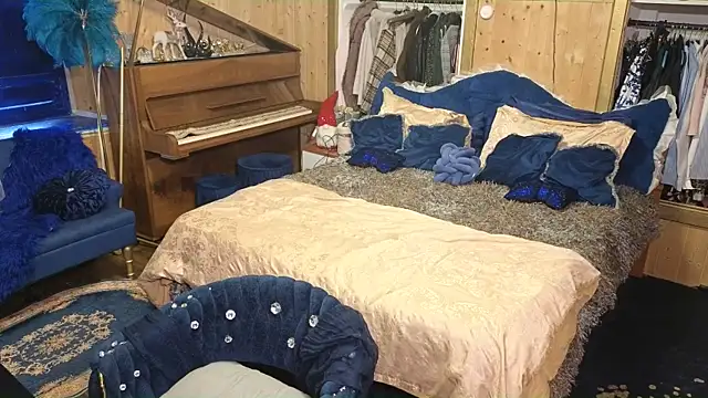 VanessaDoyle online show from 12.21.25