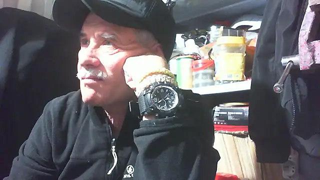 nonnomaturobisex online show from 10.20.25