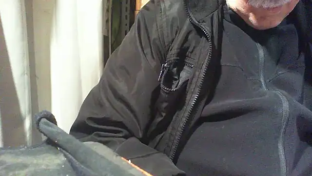 nonnomaturobisex online show from 11.18.25