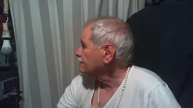 Snapshot of nonnomaturobisex chatting on 05.21.26 nonnomaturobisex online show from 05.21.26