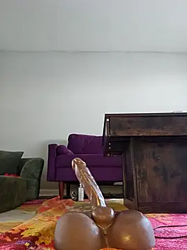 Snapshot of oliviaprettypussy chatting on 04.18.26 oliviaprettypussy online show from 04.18.26
