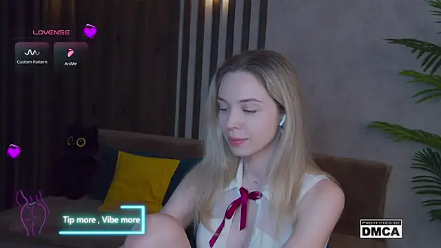 Holl1Would online show from 02.23.25