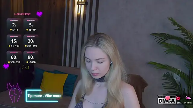 Holl1Would online show from 03.19.25