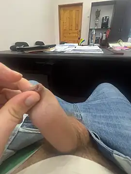 Snapshot of Vgma057 chatting on 01.04.25 Vgma057 online show from 01.04.25