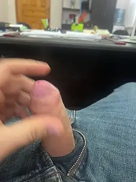 Snapshot of Vgma057 chatting on 11.09.25 Vgma057 online show from 11.09.25