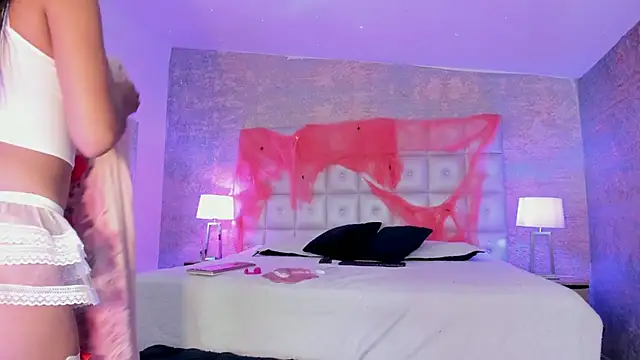 AntonellaRossi online show from 10.22.25