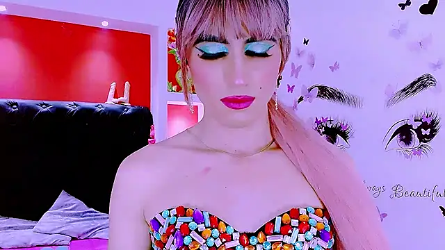 Snapshot of priscilahotker chatting on 03.15.25 priscilahotker online show from 03.15.25