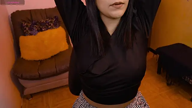 Snapshot of leah-666 chatting on 02.15.25 leah-666 online show from 02.15.25