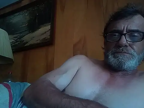 Snapshot of OralDesires2 chatting on 06.12.26 OralDesires2 online show from 06.12.26