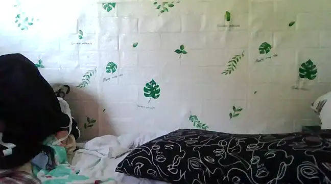 Snapshot of Silly_Girl21 chatting on 12.08.24 Silly Girl21 online show from 12.08.24