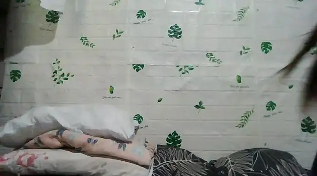 Snapshot of Silly_Girl21 chatting on 12.19.24 Silly Girl21 online show from 12.19.24