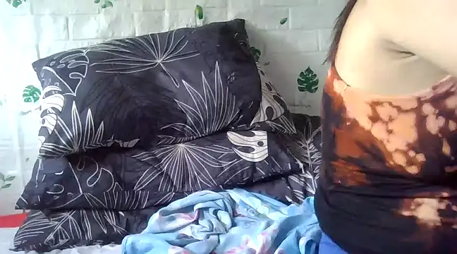 Snapshot of Silly_Girl21 chatting on 03.17.25 Silly Girl21 online show from 03.17.25