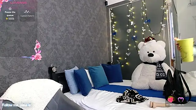 KateJonson online show from 12.03.25