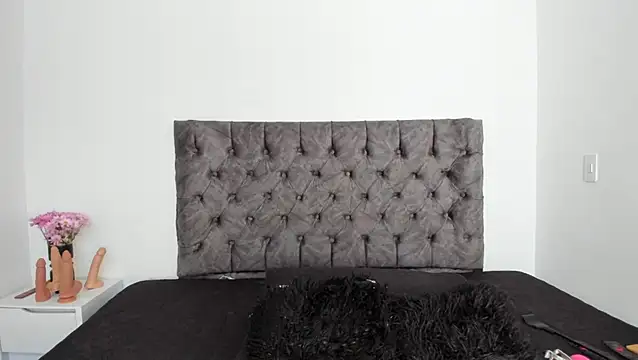 sweet  wild online show from 04.10.26