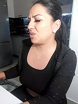 Snapshot of hot-babygirl chatting on 10.23.25 hot-babygirl online show from 10.23.25