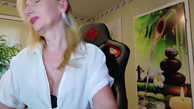 Snapshot of HotLana69 chatting on 07.04.26 HotLana69 online show from 07.04.26