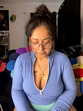 Snapshot of MsConejitaa chatting on 12.04.24 MsConejitaa online show from 12.04.24