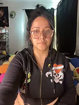 Snapshot of MsConejitaa chatting on 12.17.24 MsConejitaa online show from 12.17.24